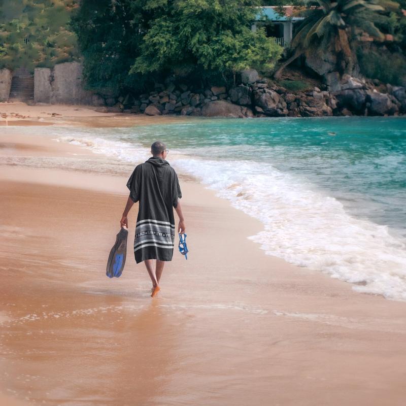 Arzi Hooded Poncho - Granitic Grey