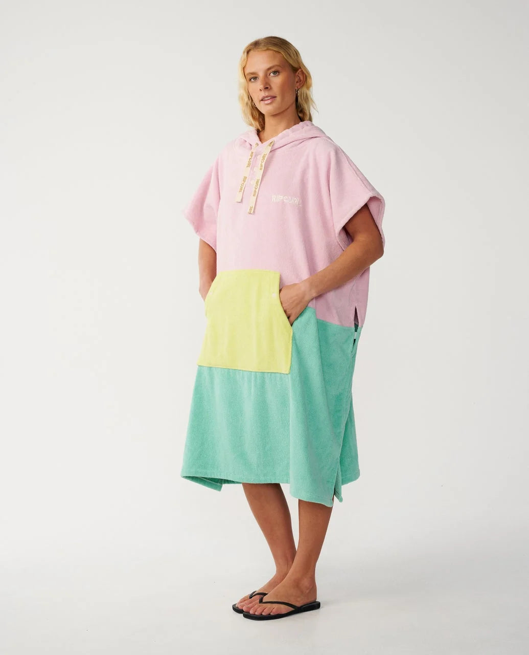 Rip Curl Poncho Premium Surf Hooded Towel - light lilac