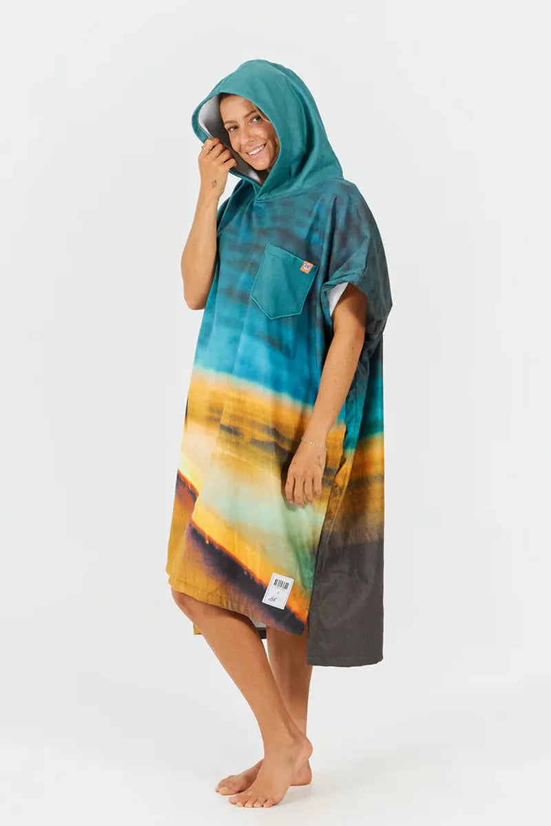 After Essentials Poncho Artist Series Arto Saari - Longboard