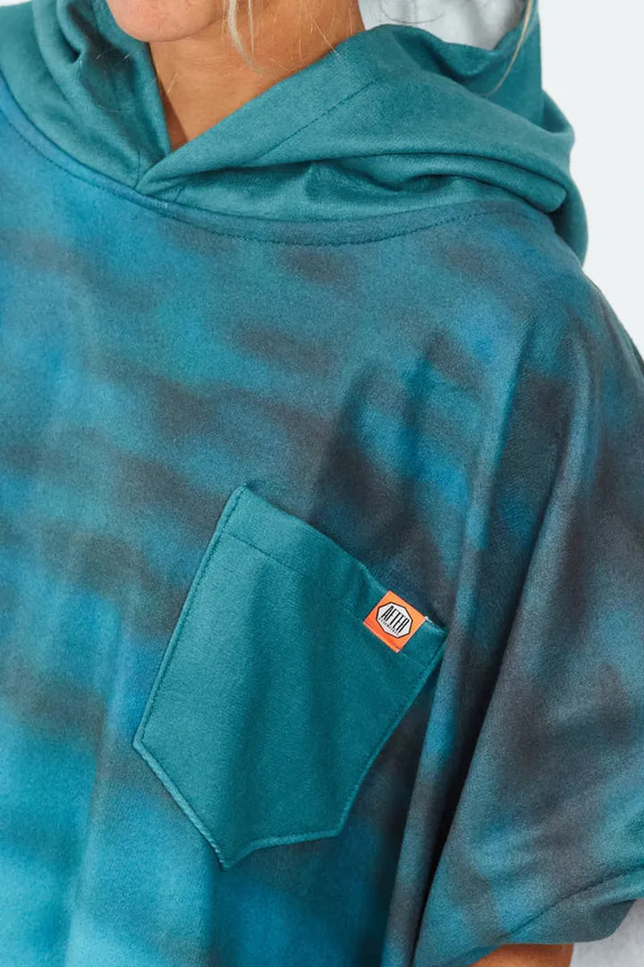 After Essentials Poncho Artist Series Arto Saari - Longboard