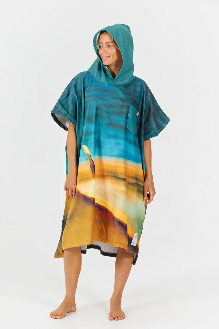 After Essentials Poncho Artist Series Arto Saari - Longboard