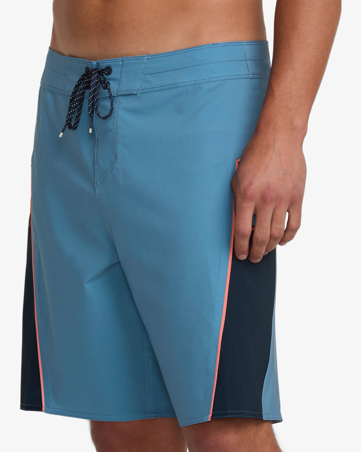 Billabong Herren Boardshorts Straddie Pro 20' - glacier blue