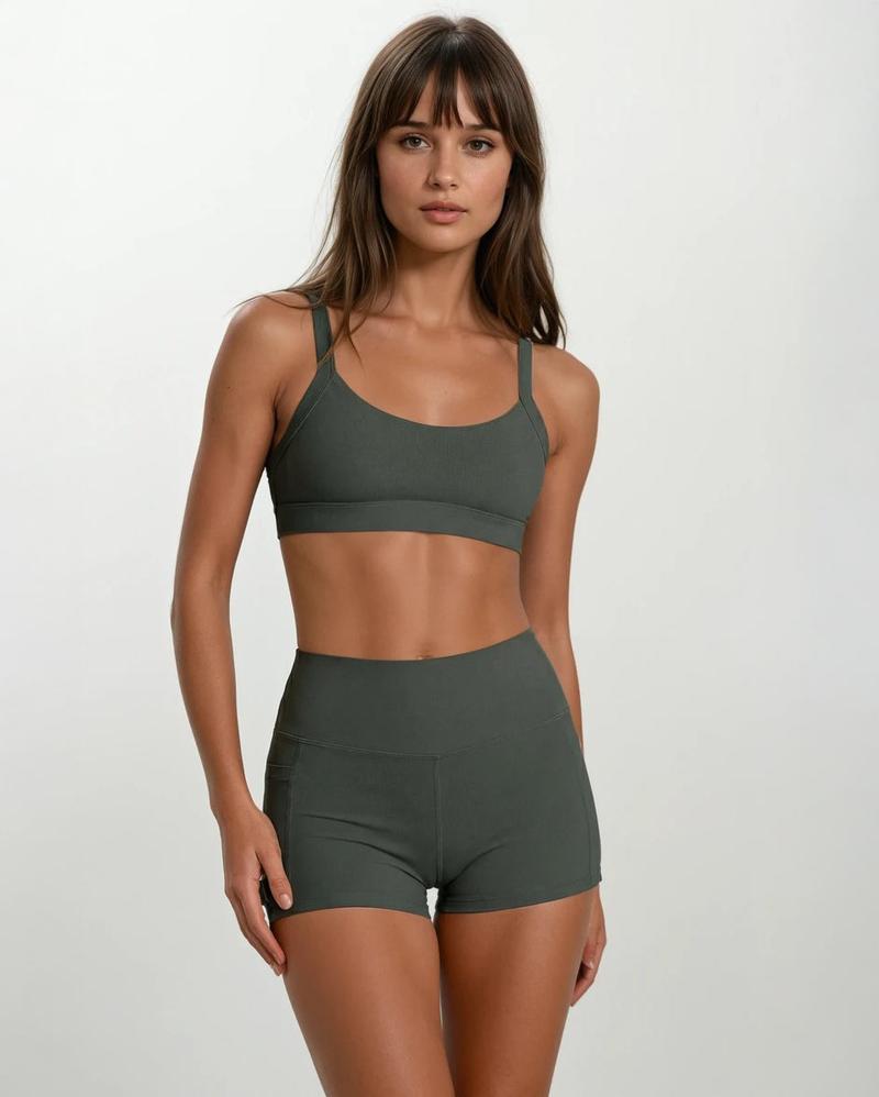 Essence Active Top