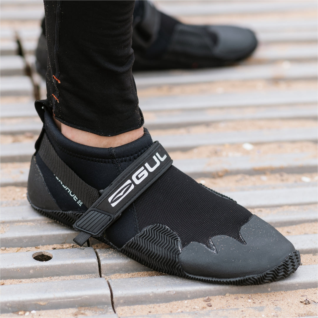 Gul 3mm Boot Strapped Power Slipper - black