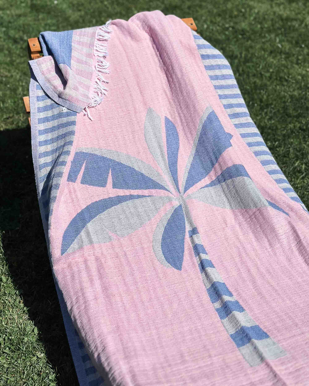 Main Design Strandtuch Palm
