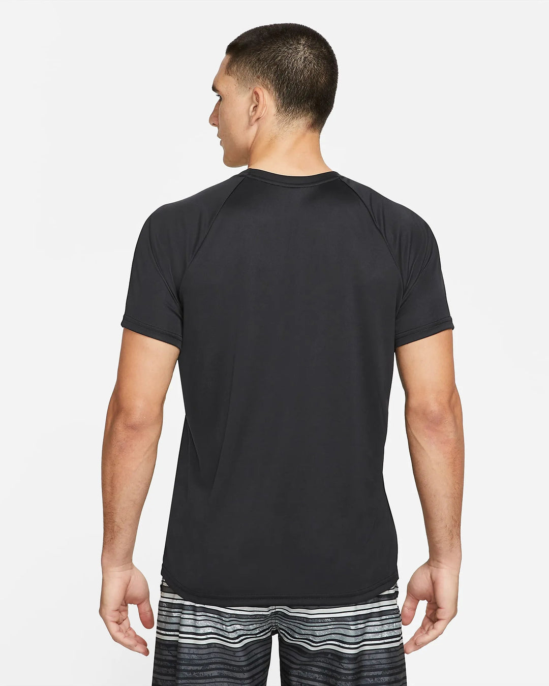 Nike Swim Essenatial Kurzarm Shirt - black