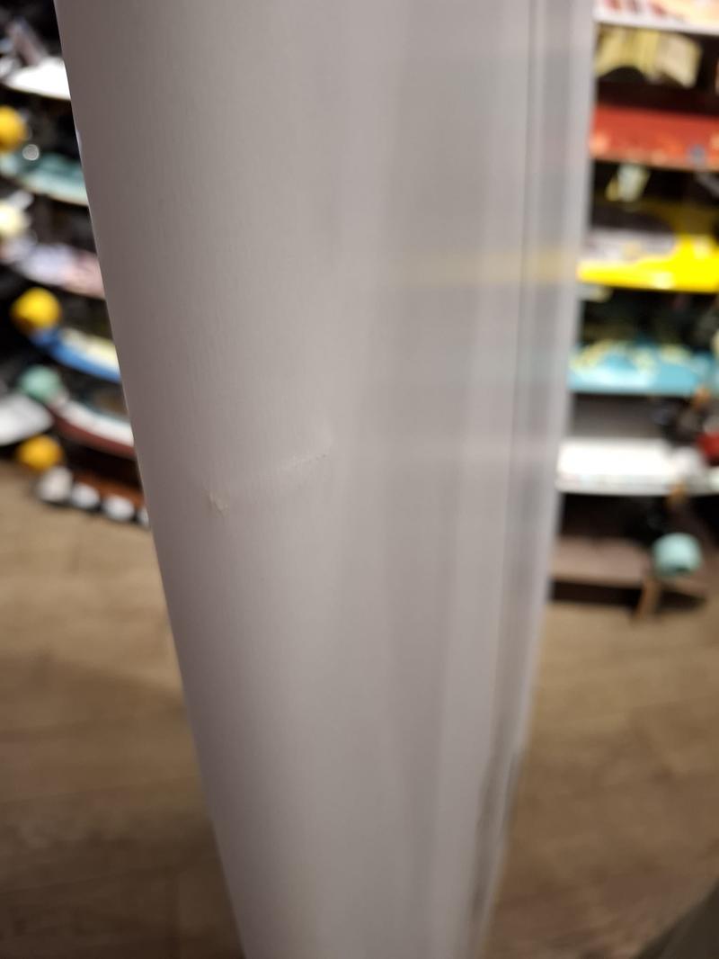 Pyzel Surfboards Phantom 6'0" (FCS2, 3 Fins) - mit Standschaden