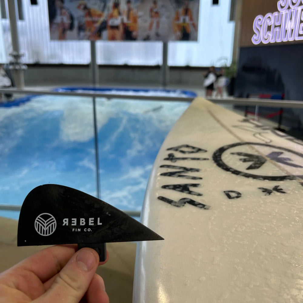 Rebel Knubster Finne aus recyceltem Carbon - schwarz