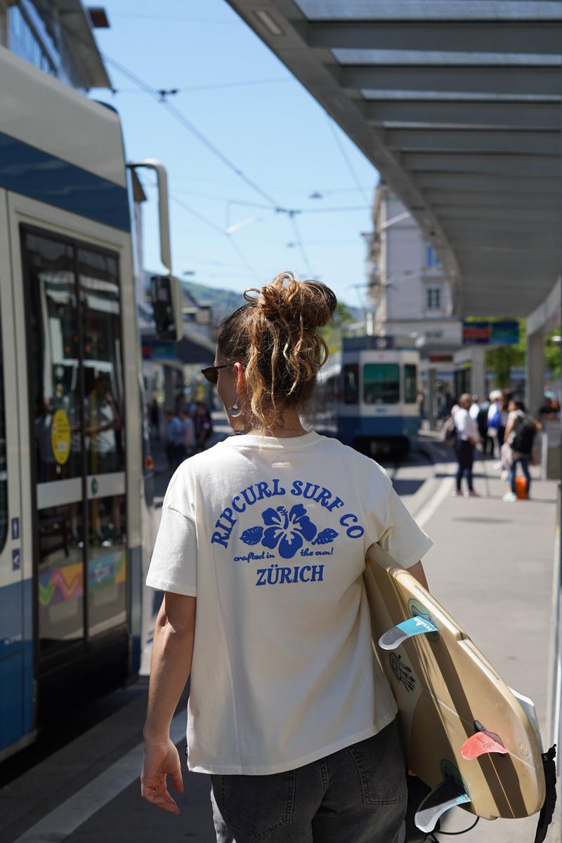 Rip Curl X Surfari Damen Destination Tee Zurich - Bone
