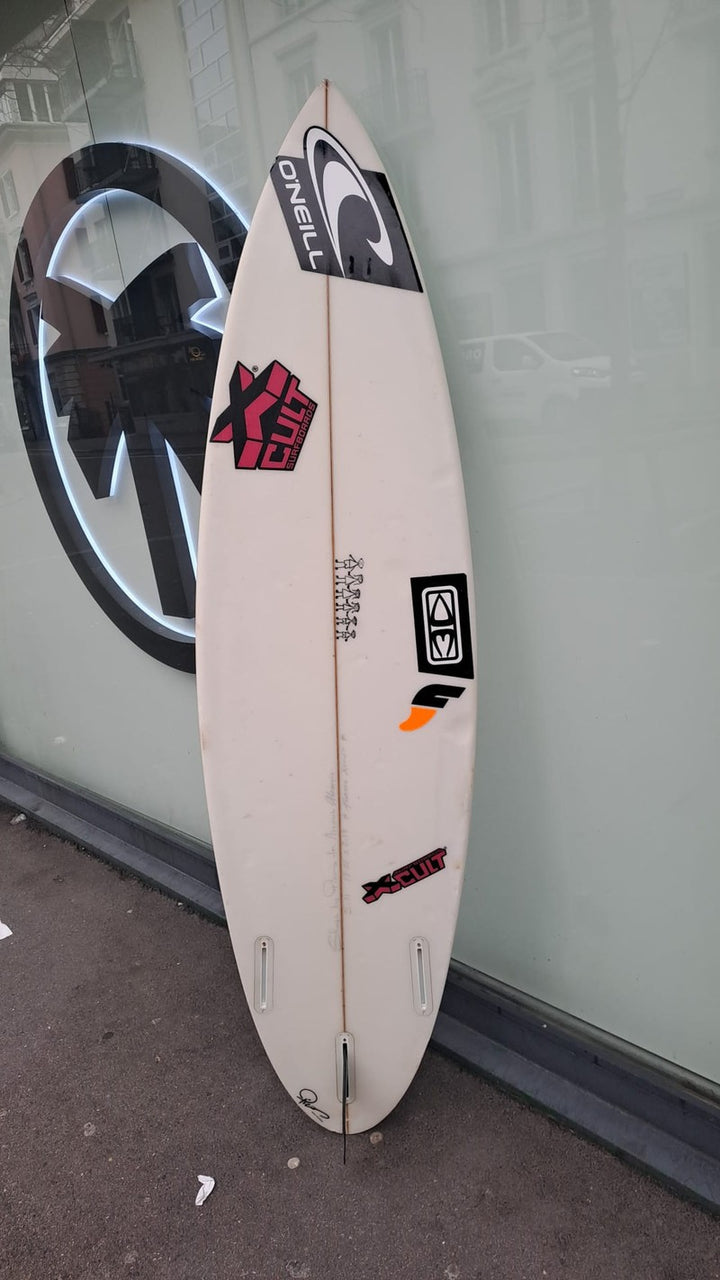 X Cult 5'11 Surfboards " FUTURES (Occasion)