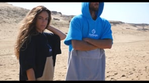 Surflogic Front Pocket Poncho - Black/Cyan